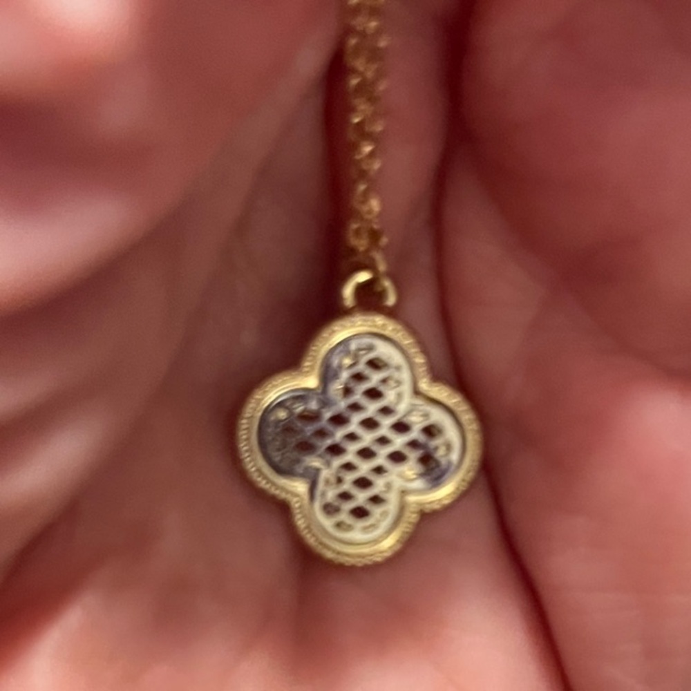 Elegant Gold Tone and Silver Tone Clover Pendant Necklace